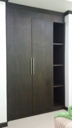 スタンダード ダブルルーム | セーフティボックス (室内)、デスク、ノートパソコン用作業スペース、WiFi (無料)