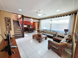 TV LCD 24 polegadas com canais via satélite, TV