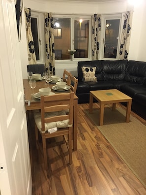 Standard Apartment, 2 Bedrooms | Living area