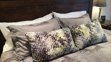 Luxury Room (Woodland – Superking Bed) | Egyptian cotton sheets, premium bedding, individually decorated, desk