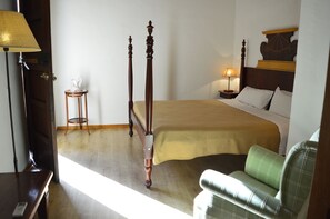 Double Room | Minibar, in-room safe, desk, free WiFi - Can Bernat Casetes (Selva)