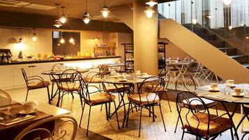 Esmorzar diari continental (17 EUR per persona)