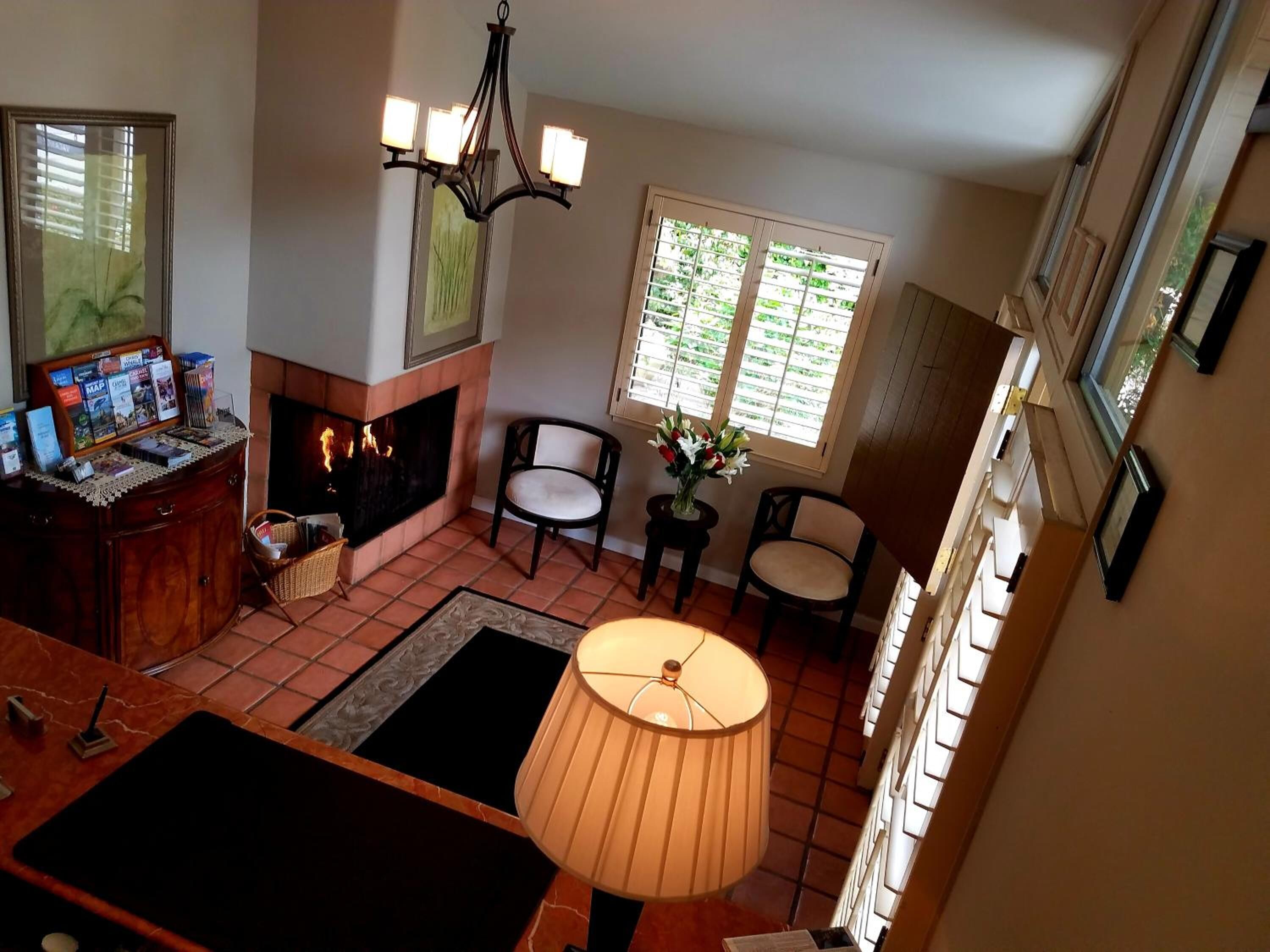 32-inch flat-screen tv with cable channels, tv, fireplace