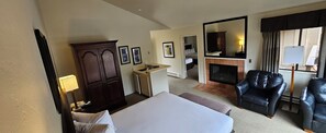 Suite, 1 King Bed or 2 Queen Beds - Adobe Inn (Carmel)