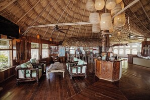 Interior - Thatch Caye, a Muy'Ono Resort (Thatch Caye)