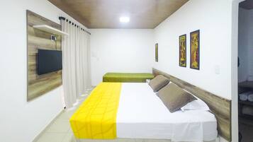 Double room with disabled access | Frigobar, cortinas blackout, Wi-Fi de cortesia, roupa de cama