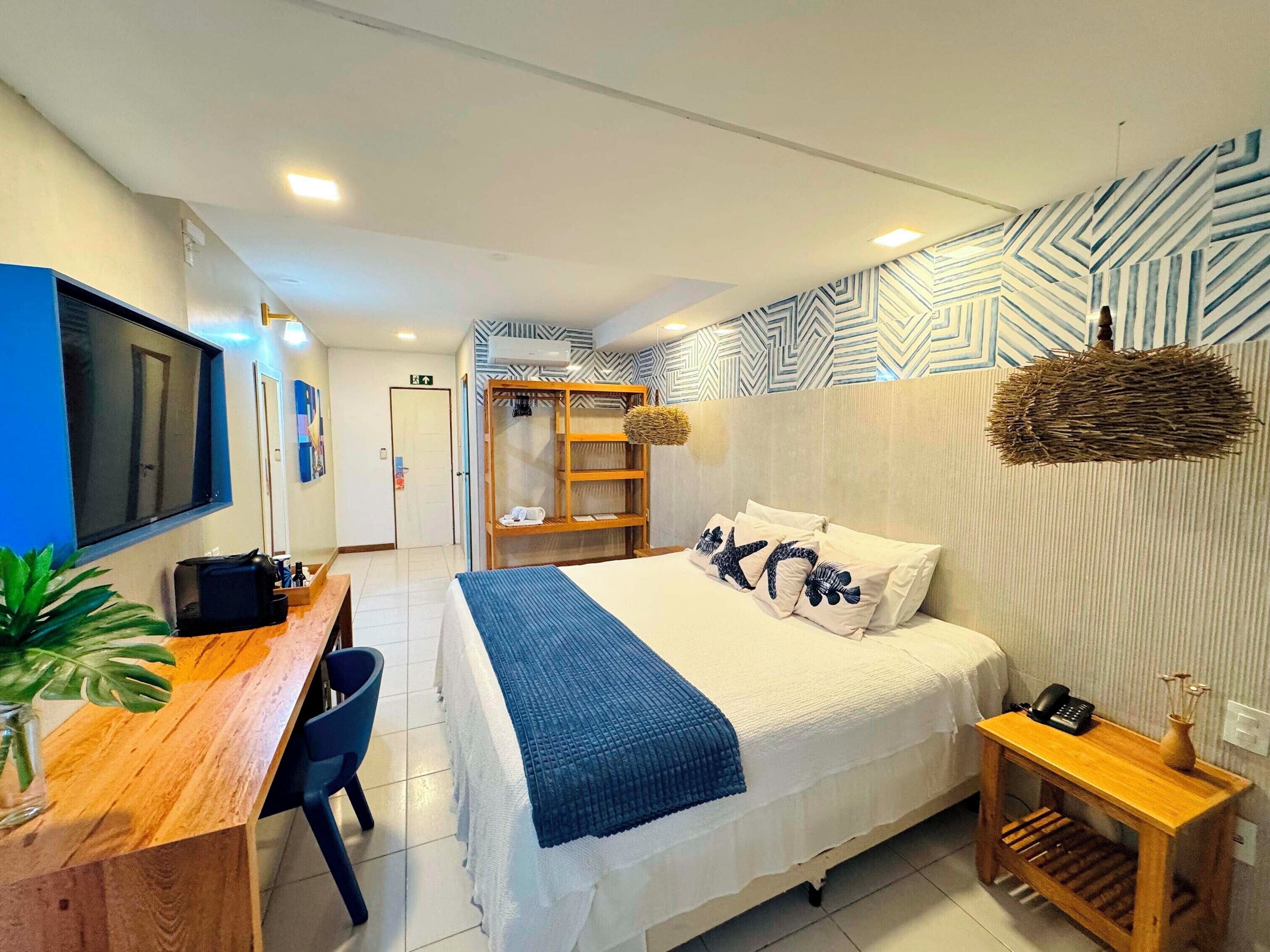 Delux Superior Room | Minibar, in-room safe, individually decorated, desk