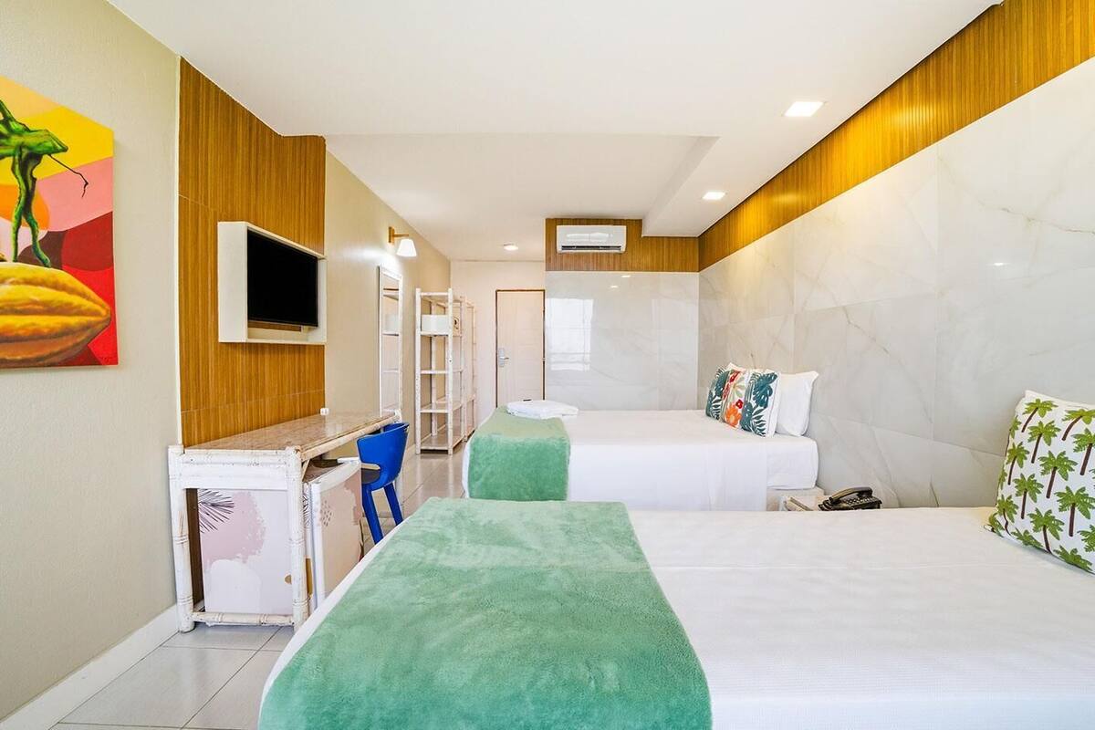 Minibar, caja fuerte, escritorio y espacio para trabajar con un portátil