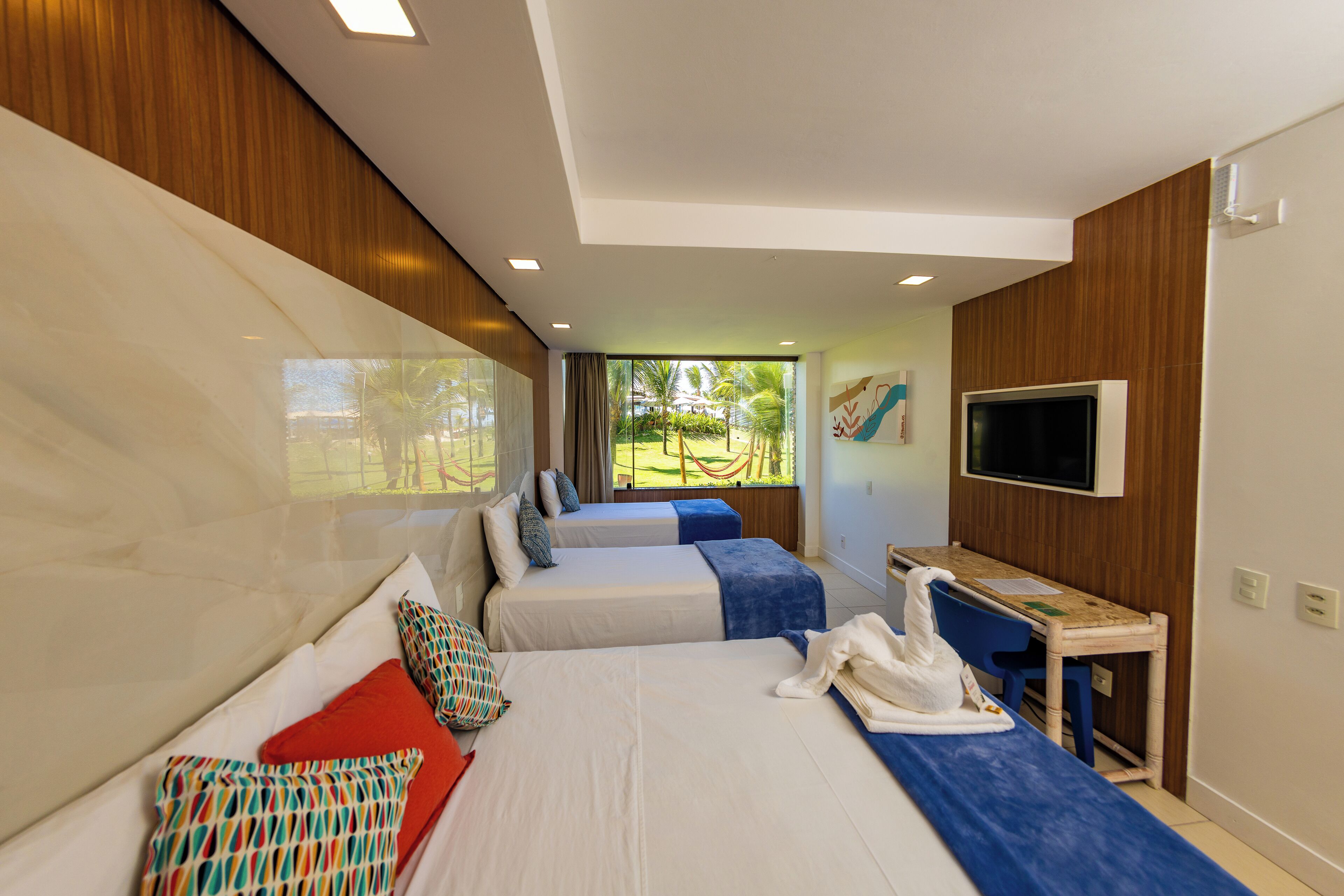 minibar, in-room safe, individually decorated, desk