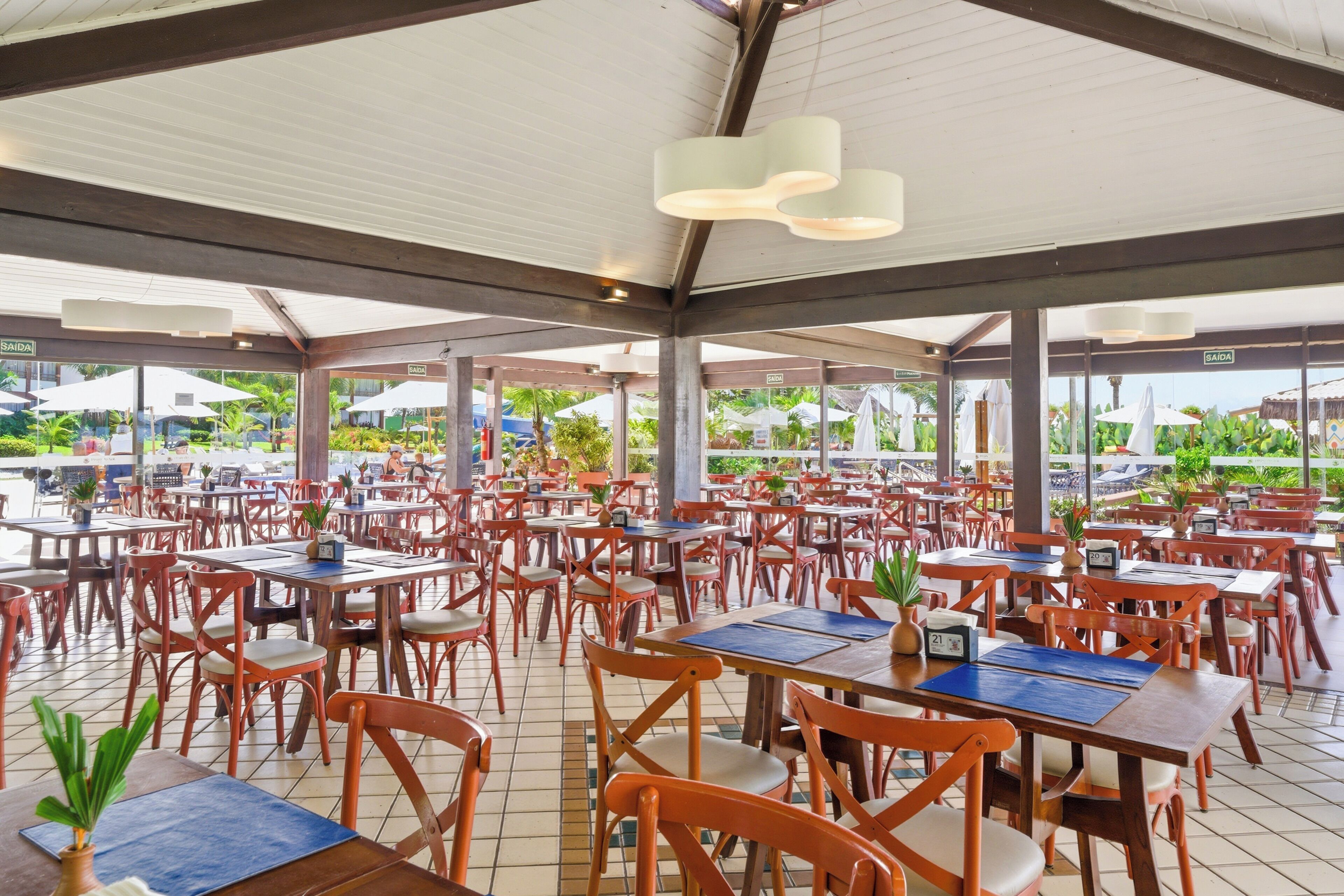 Café da manhã e almoço