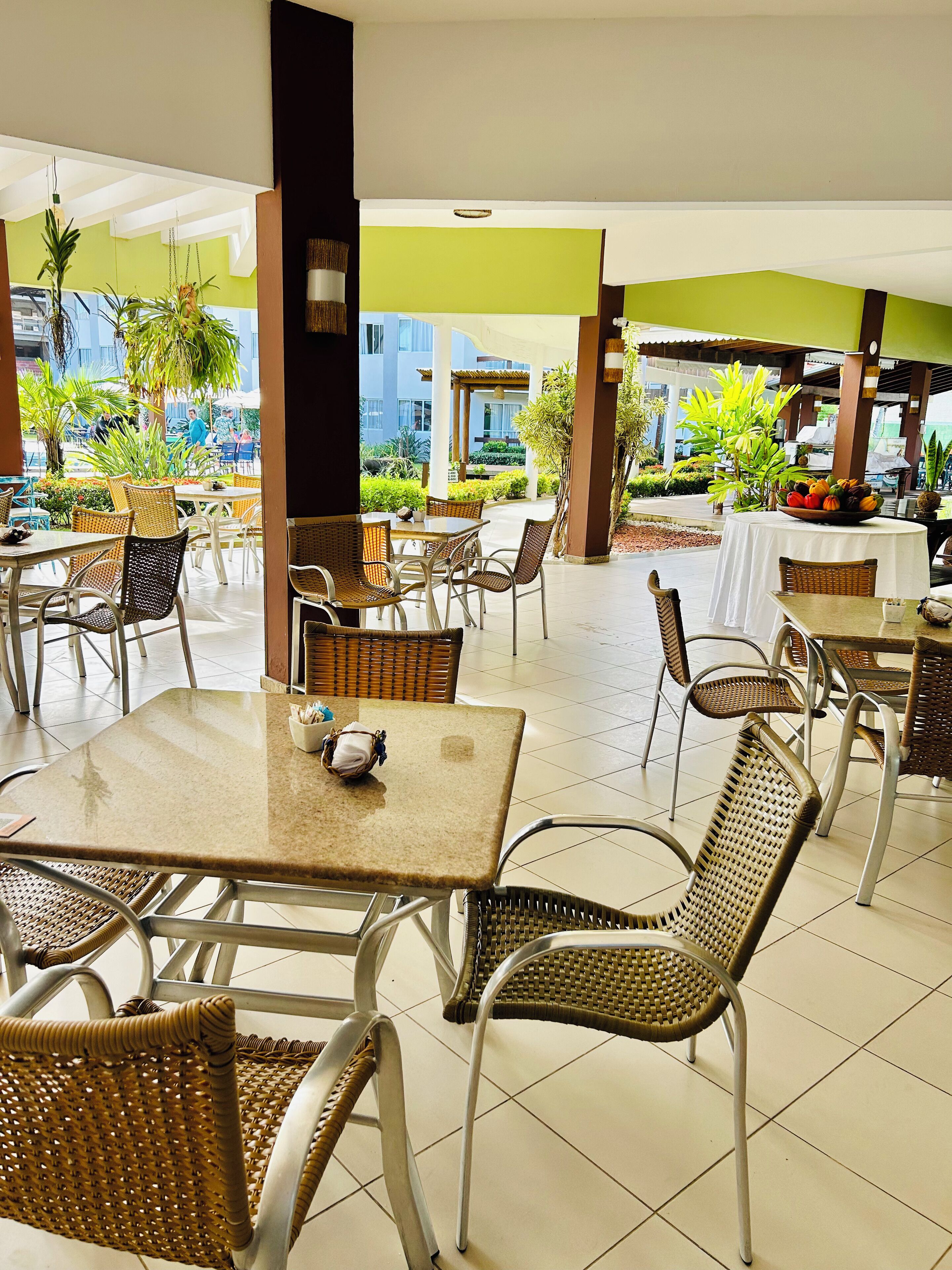 breakfast, lunch and dinner served