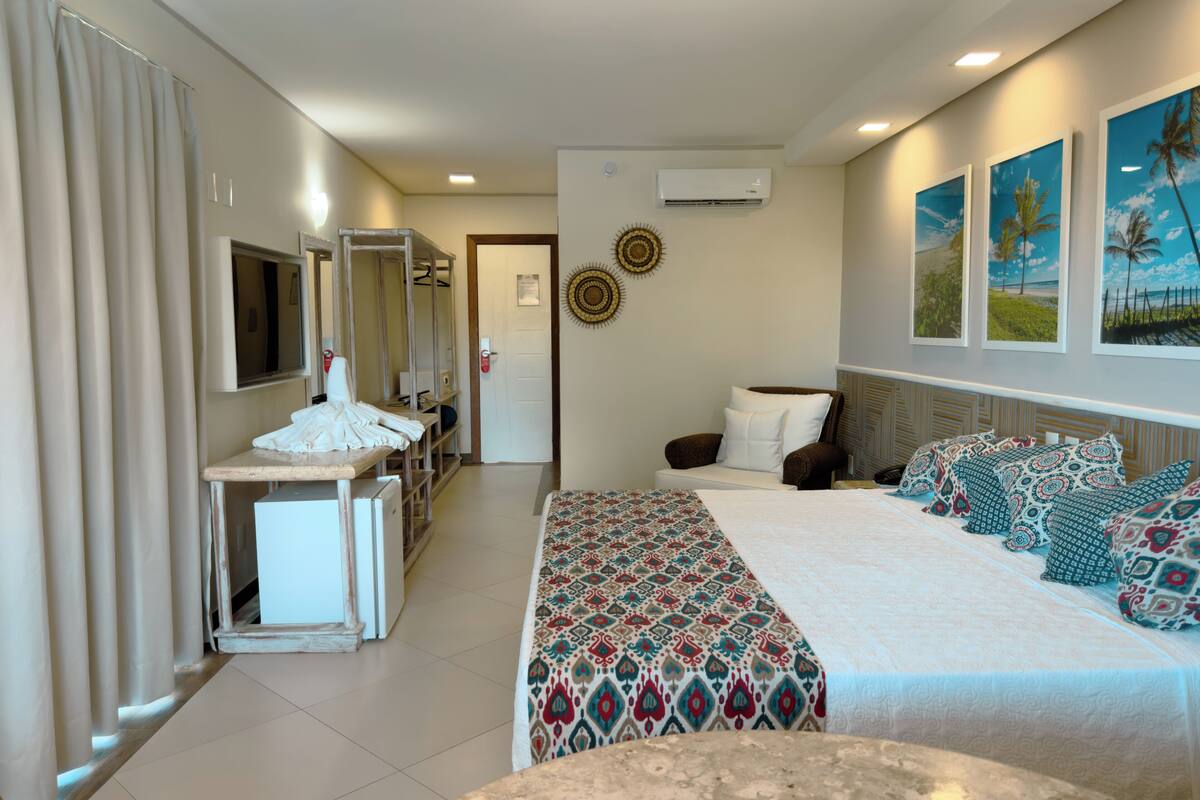 suite | minibar, in-room safe, desk, blackout curtains