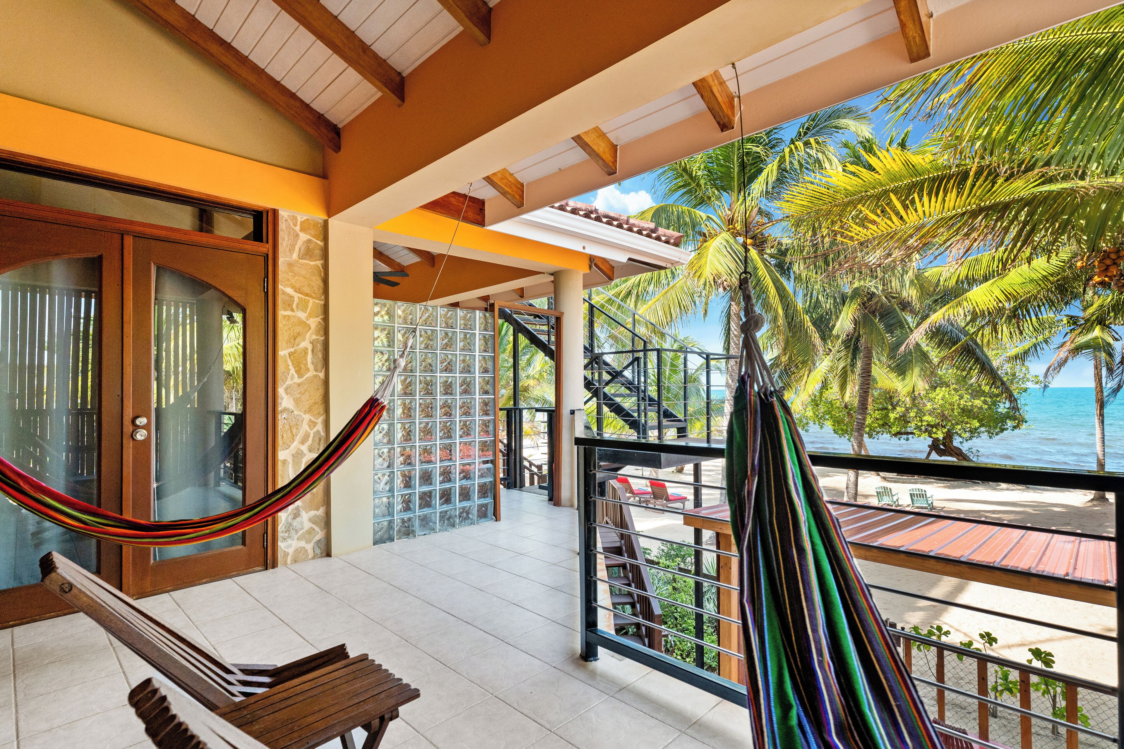 Habitación Deluxe, varias camas | Balcón