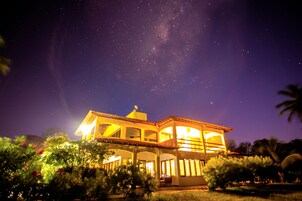 Casa Amarela | Front of property