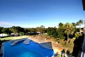 Outdoor pool, sun loungers - Refúgios Parajuru (Beberibe)