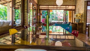 Villa Cristiano | Khu phòng khách | TV