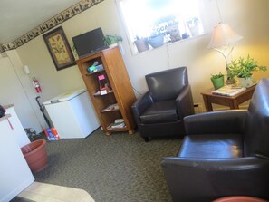 Lobby - Budget Inn Motel Denison (Denison)