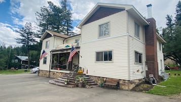 Fachada da propriedade