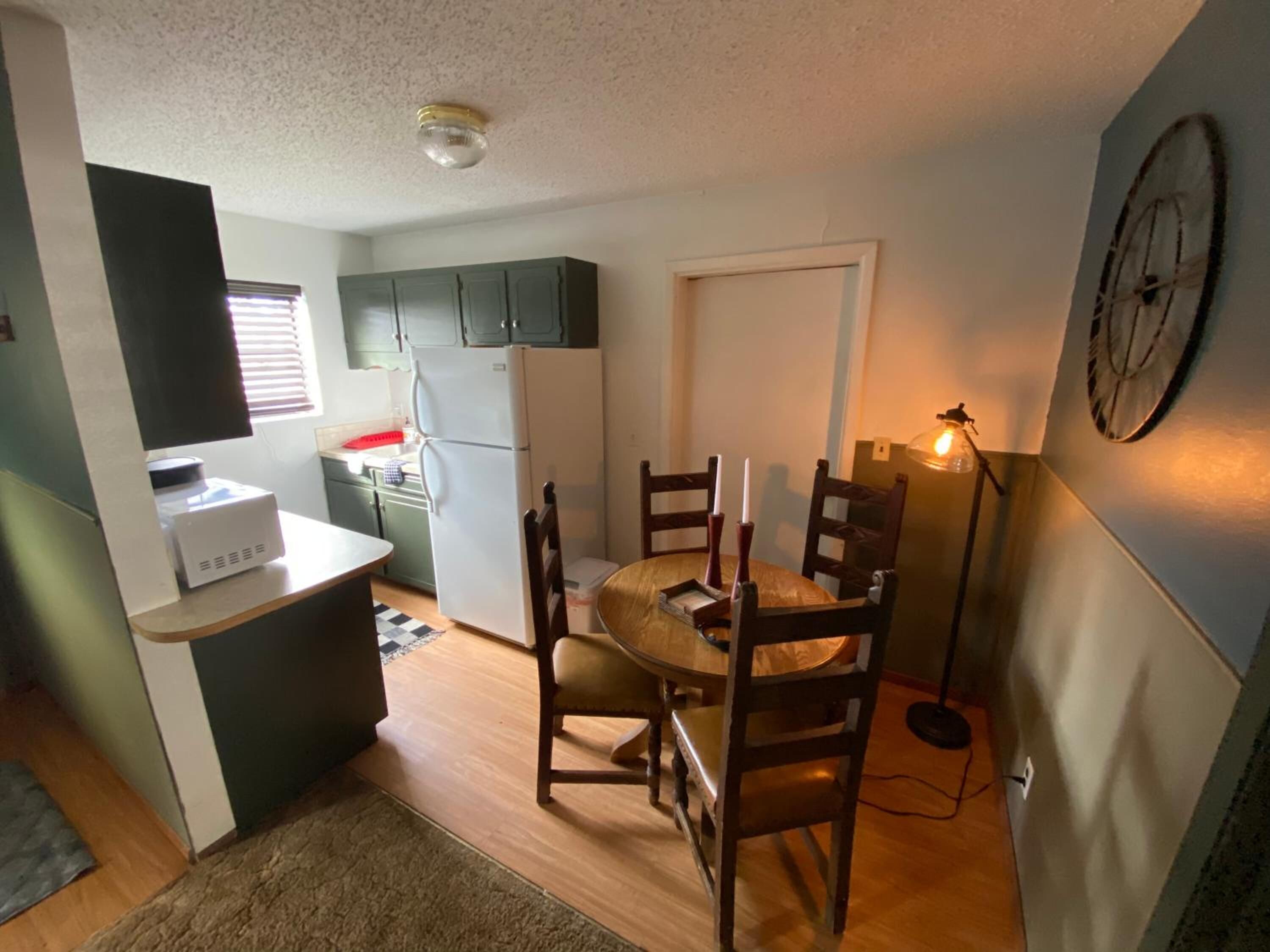 classic cabin, 2 bedrooms | private kitchen | mini-fridge, microwave, stovetop, coffee/tea maker