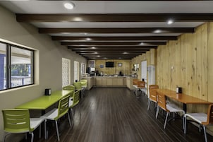 Café da manhã continental grátis todos os dias