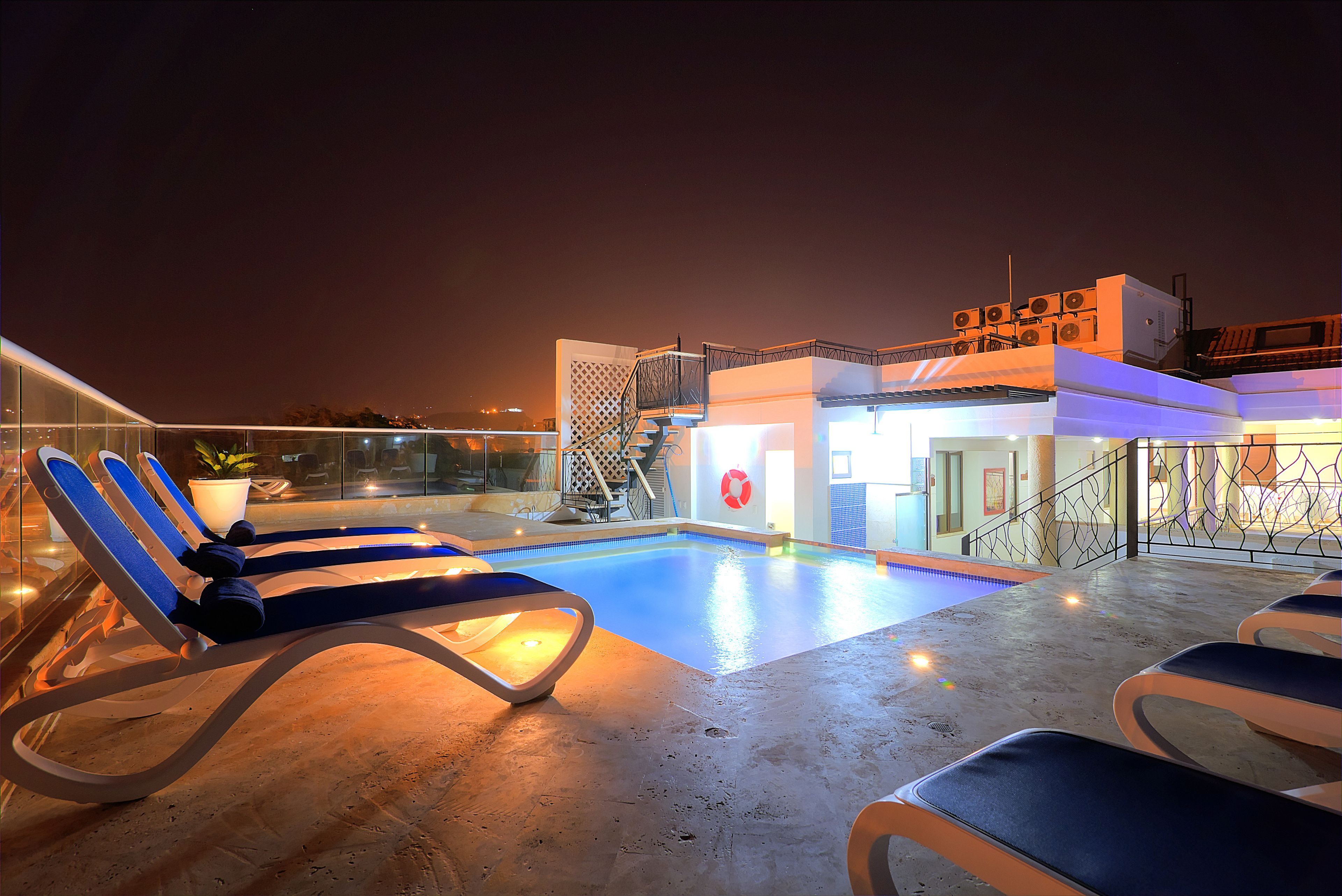 Outdoor pool, sun loungers