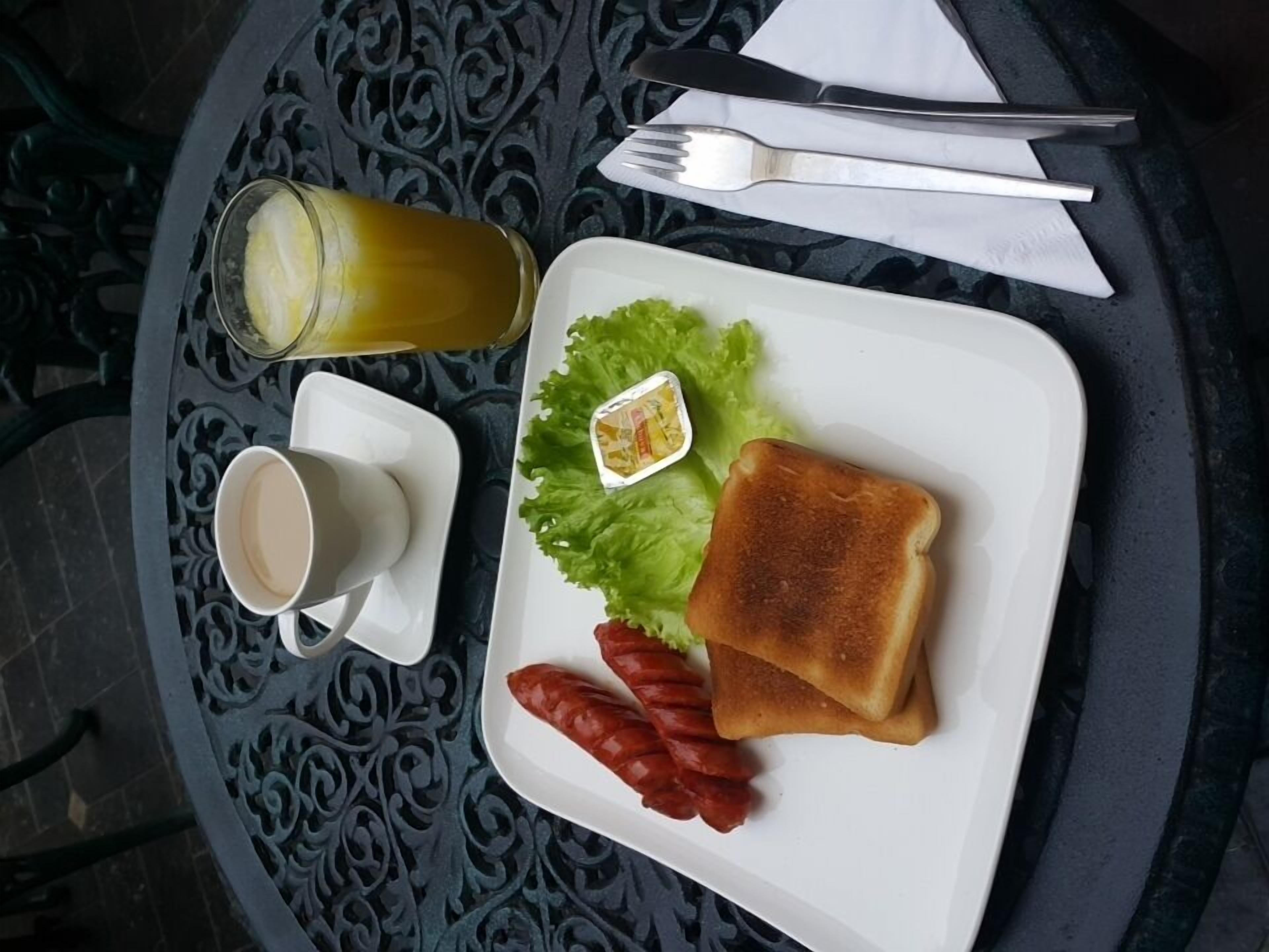 Free daily full breakfast