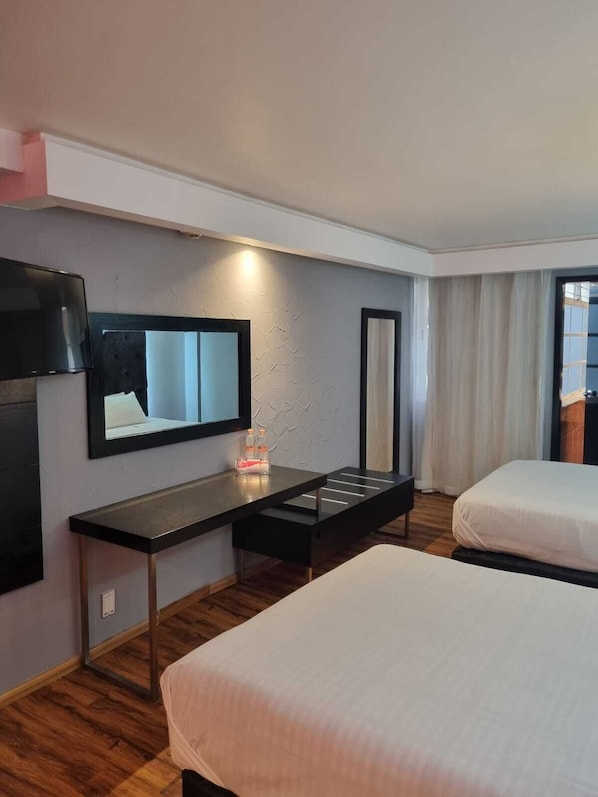 Standard Double Room | Desk, soundproofing, free WiFi, bed sheets