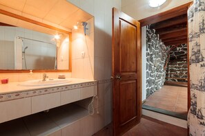 Casa, 2 camere da letto | Bagno | Combinazione doccia/vasca, asciugacapelli
