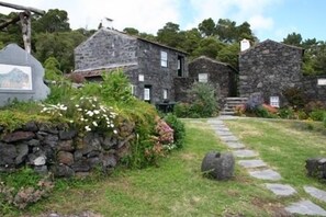 Front of property - Houses In Pico (Sao Roque do Pico)