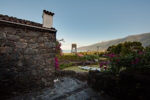 Property grounds - Houses In Pico (Sao Roque do Pico)