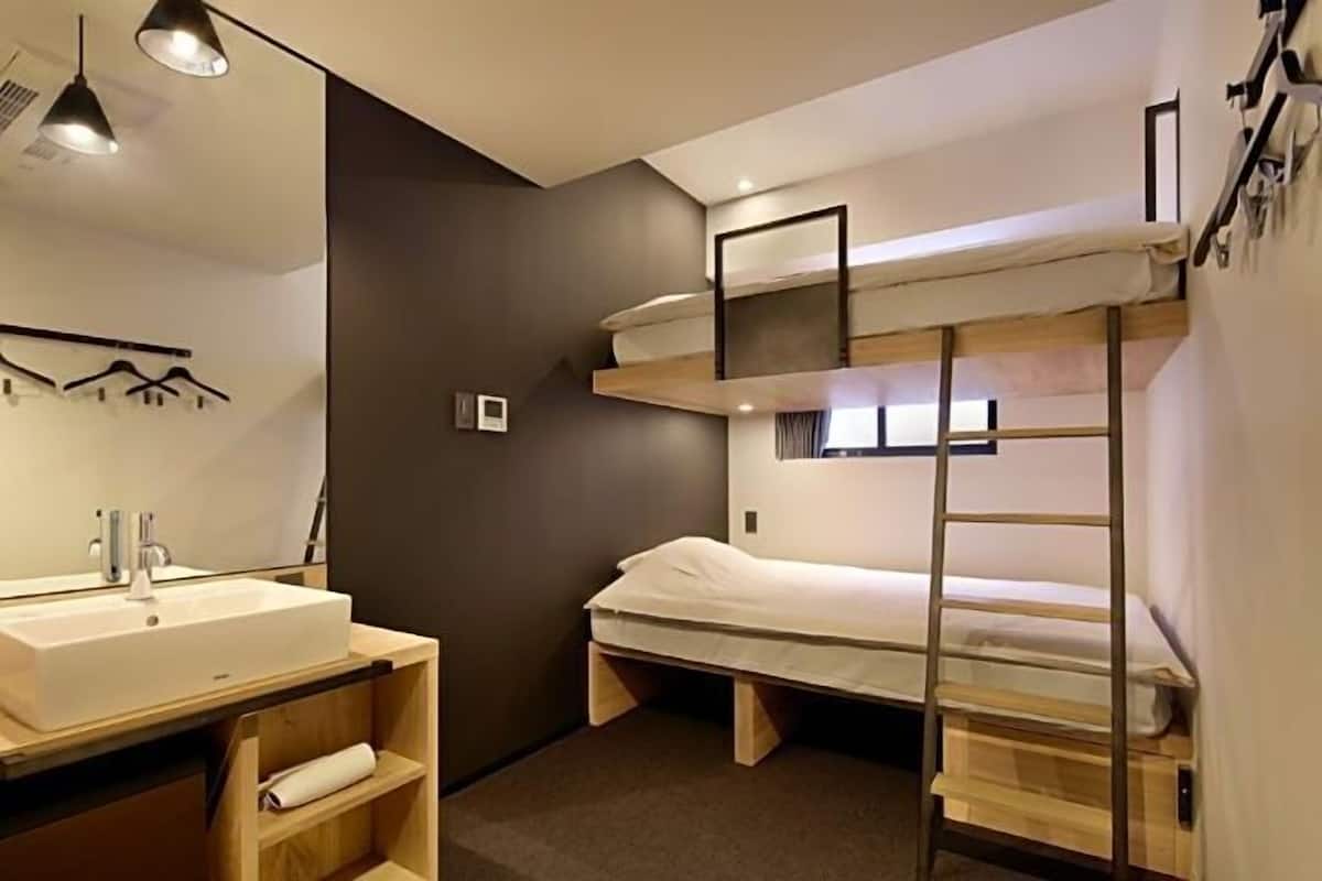 Badkamer | Gratis toiletartikelen, pantoffels, een bidet, handdoeken