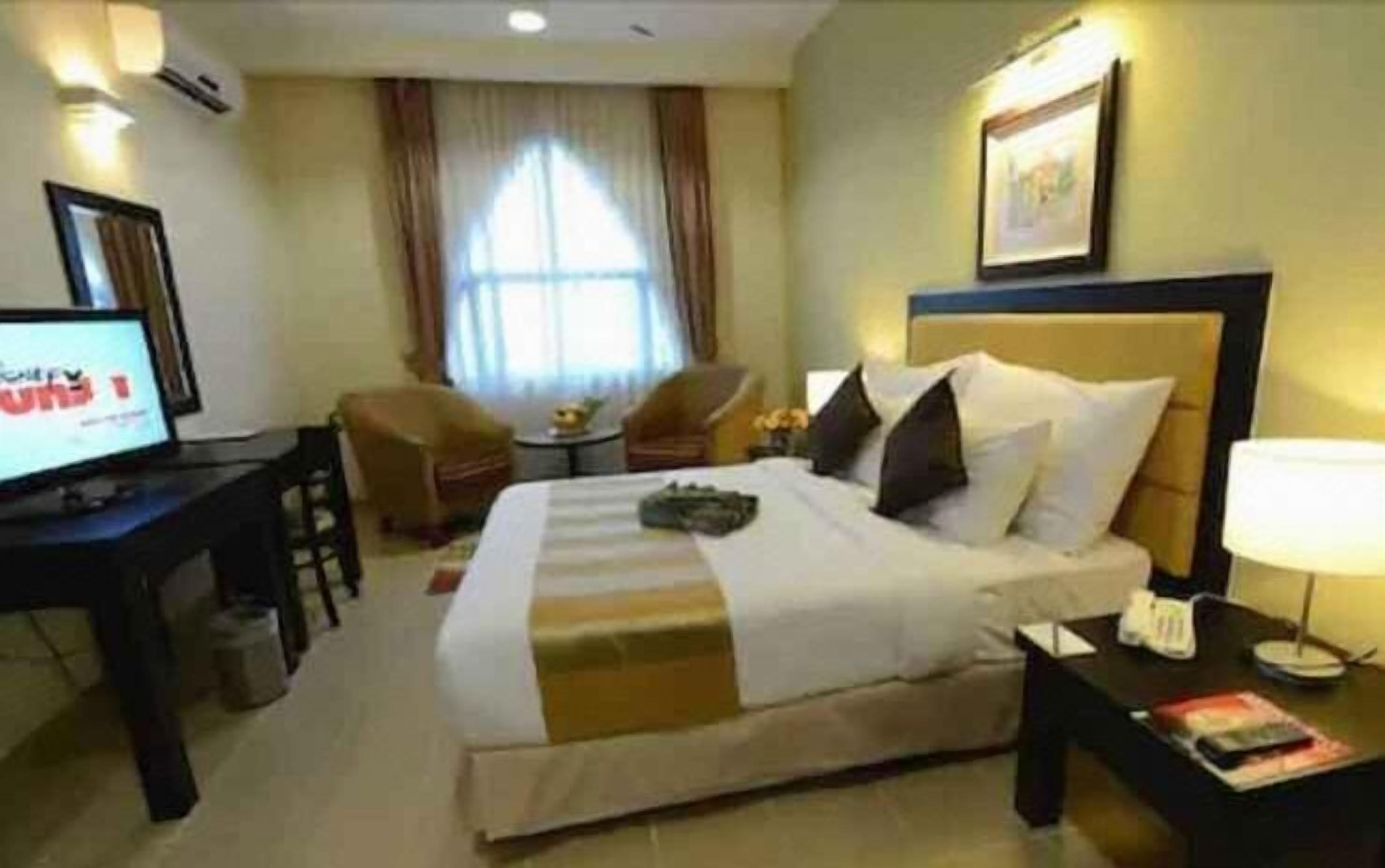 In-room safe, desk, blackout curtains, iron/ironing board