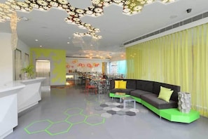 Lobby lounge