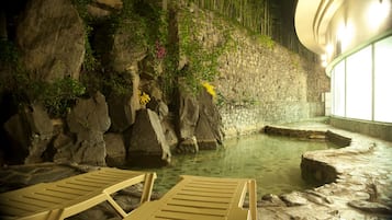 Combined shower/tub, deep soaking tub, hair dryer, bidet