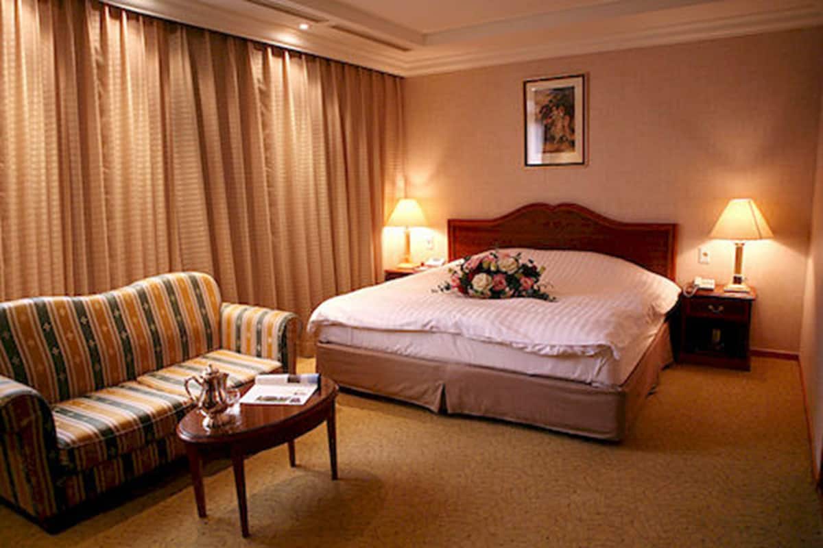 Edredones de plumas y minibar (con algunos artículos gratuitos)