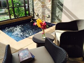 Studio Suite with Plunge Pool | Balcón
