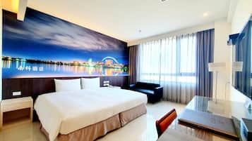 Elite Double Room | Down comforters, in-room safe, desk, soundproofing