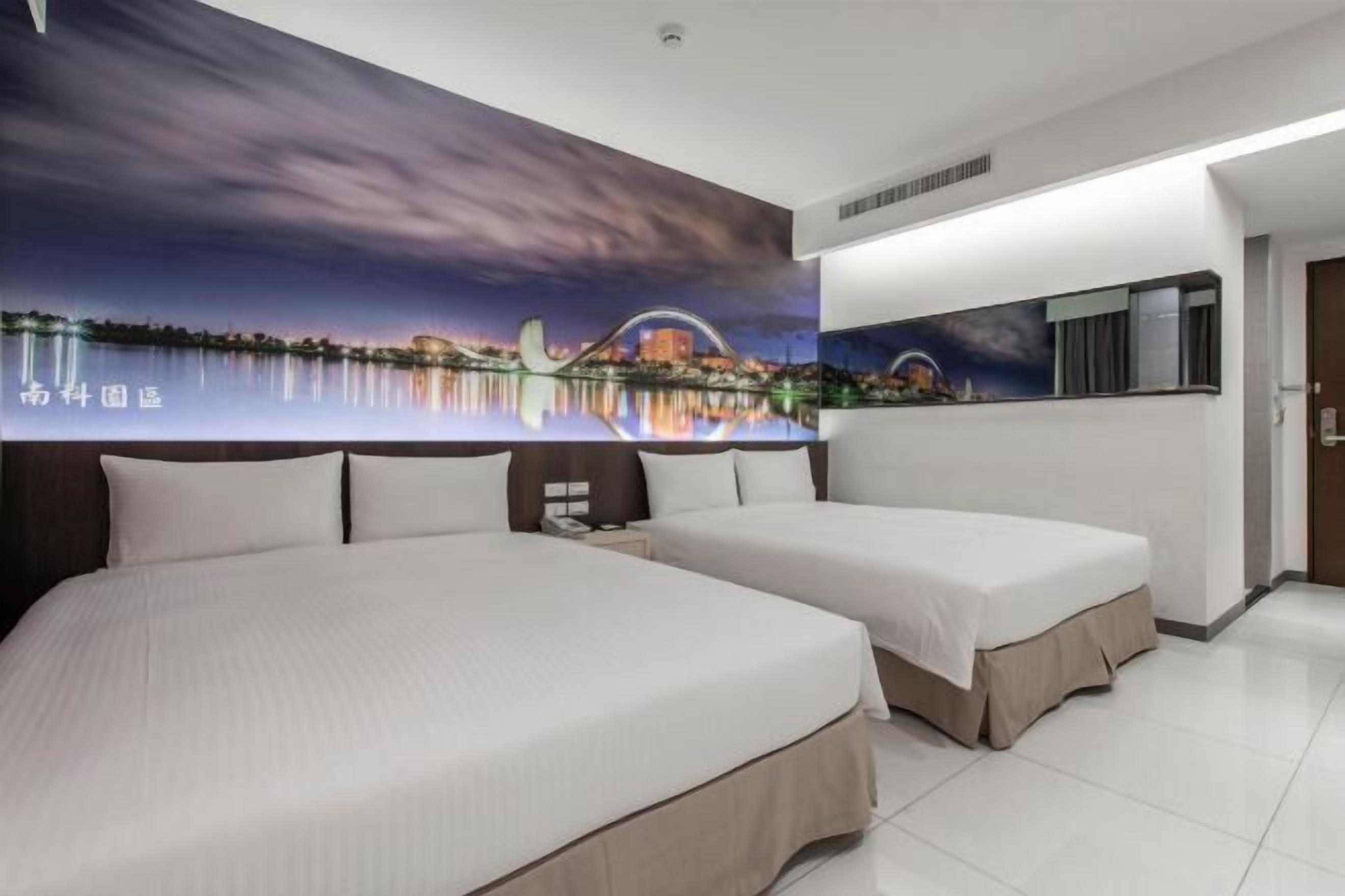 Down duvets, in-room safe, desk, soundproofing