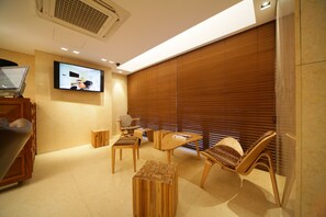 Lobby sitting area - Hotel Star The Masterpiece Suite (Seoul)