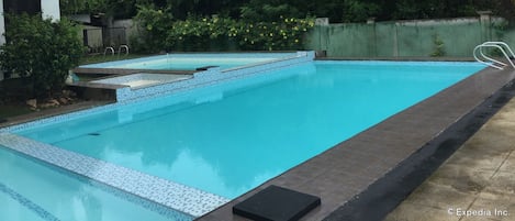 Outdoor pool, sun loungers