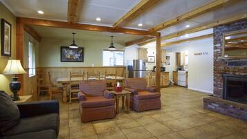 2 Bedroom Suite with Jetted Tub | Premium bedding, desk, iron/ironing board, free WiFi