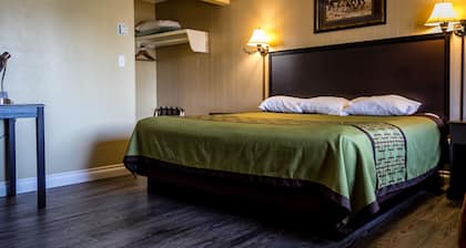 Charm Motel & Suites