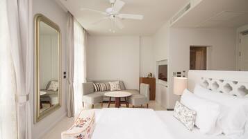 Junior Suite, Balcony | In-room safe, desk, blackout drapes, soundproofing
