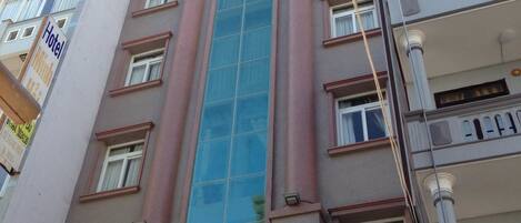 Facciata della struttura