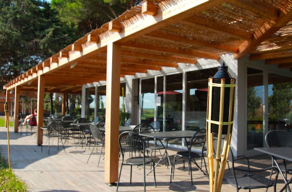 Food court