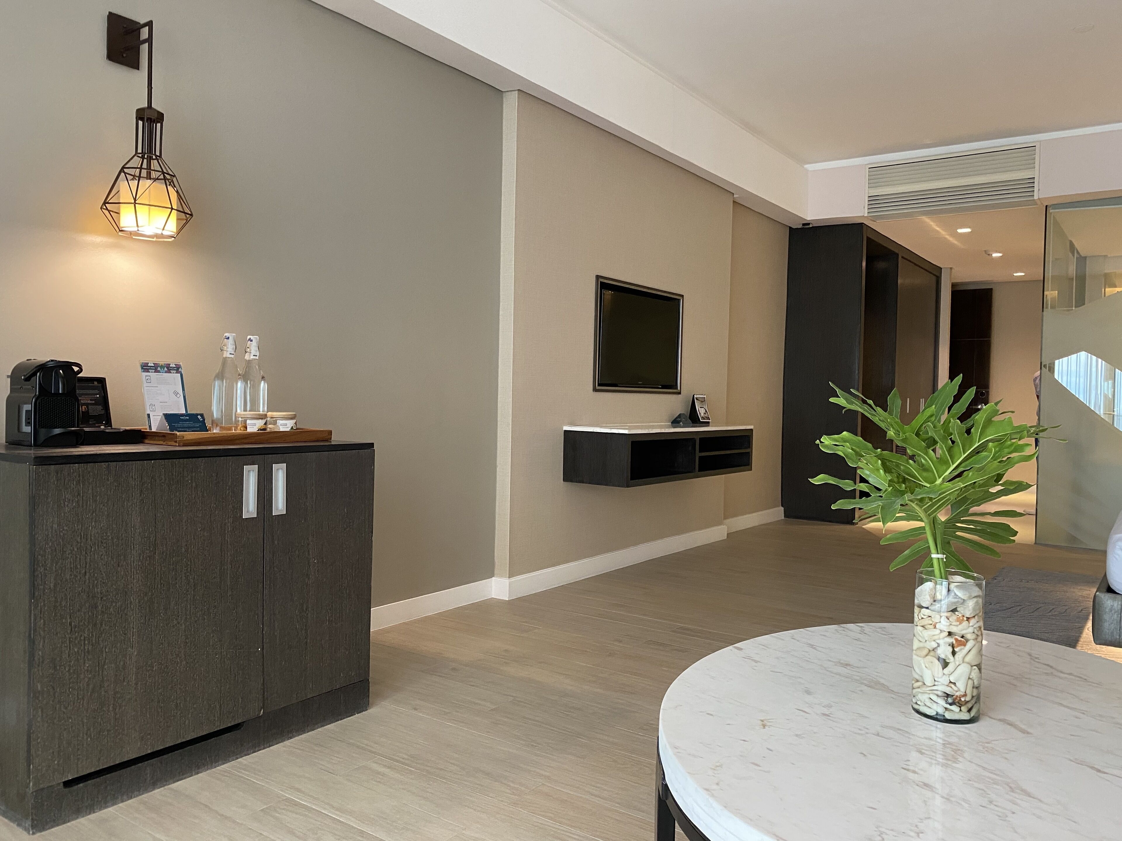 beach room | 1 bedroom, in-room safe, blackout curtains, free wifi