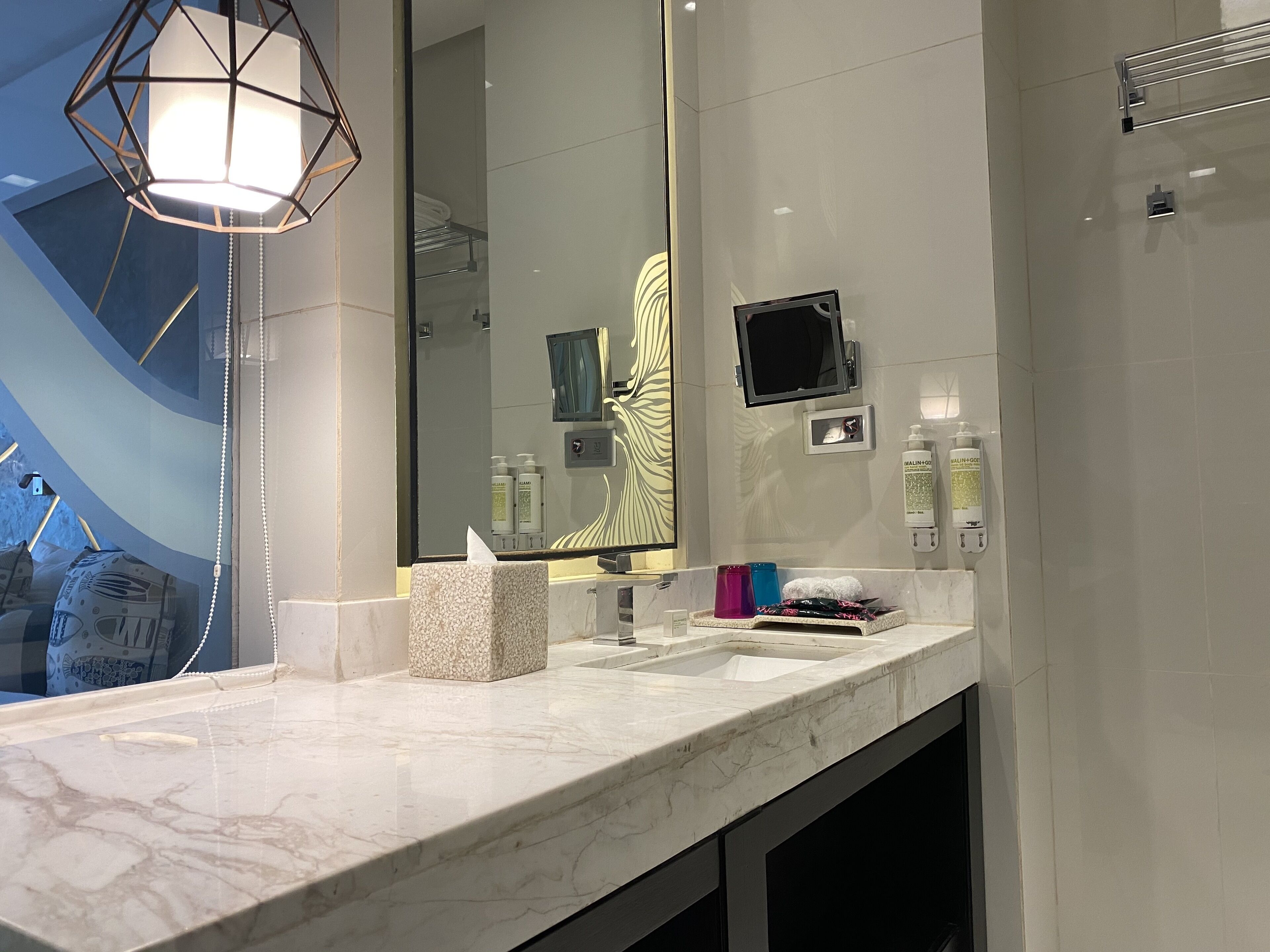 sea room | bathroom sink