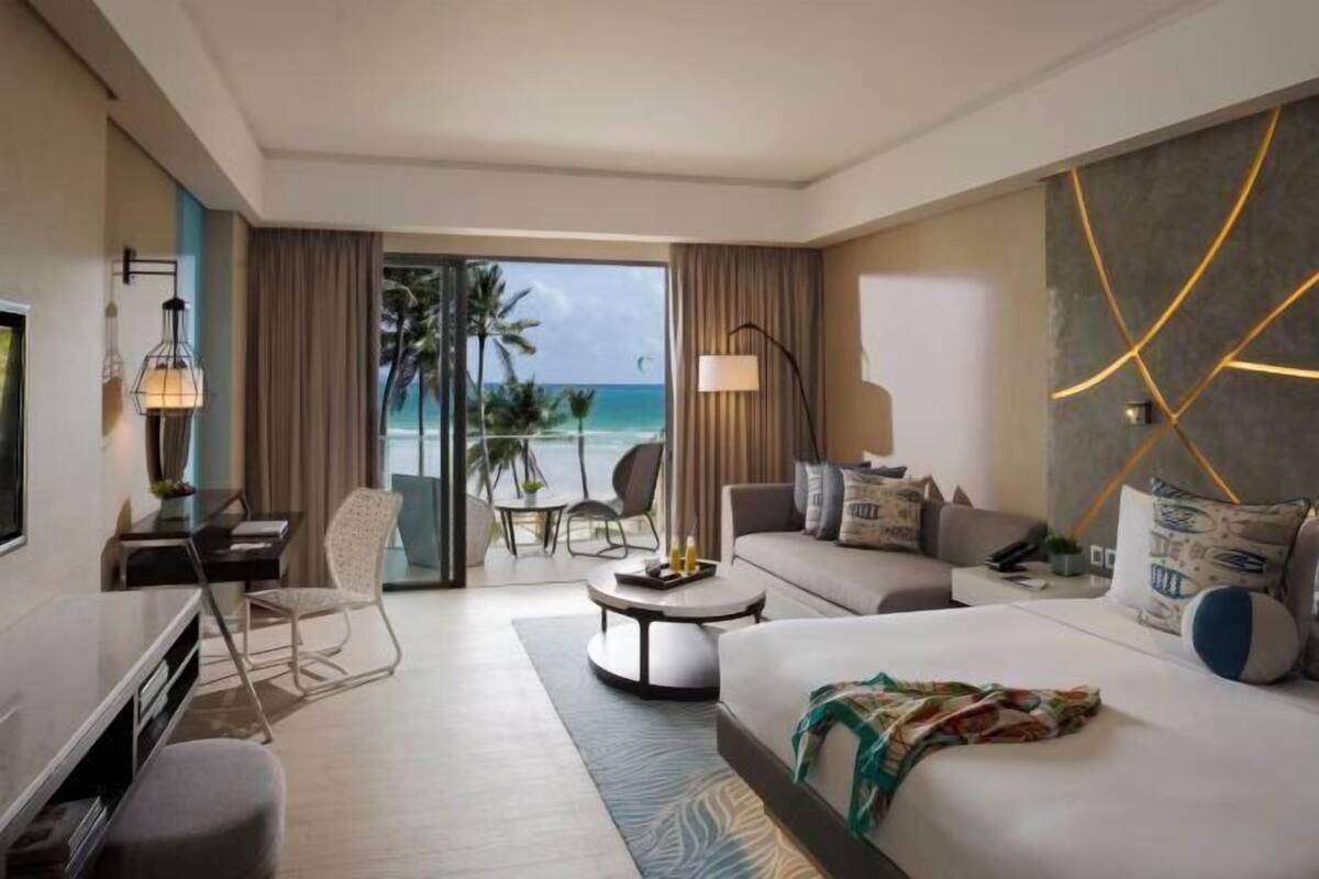In-room safe, blackout curtains, free WiFi, bed sheets