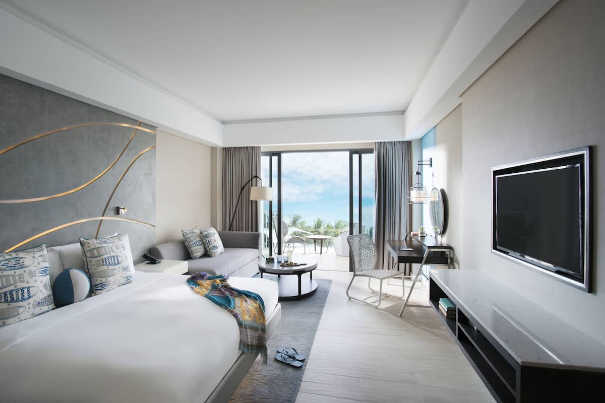 Sea Room | In-room safe, blackout drapes, WiFi (free), bed sheets