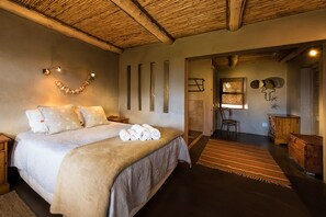 Mosselkraker  | Premium bedding, in-room safe, iron/ironing board - Sandpiper Guest Cottages (Boggoms Bay)